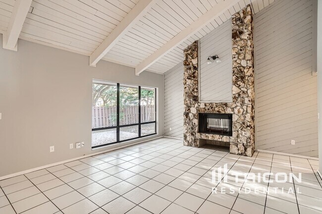 Building Photo - 1032 Weathered Wood Cir