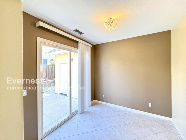 Building Photo - 246 W Recreo Way