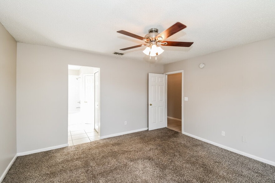 Building Photo - 4359 Hanging Moss Dr