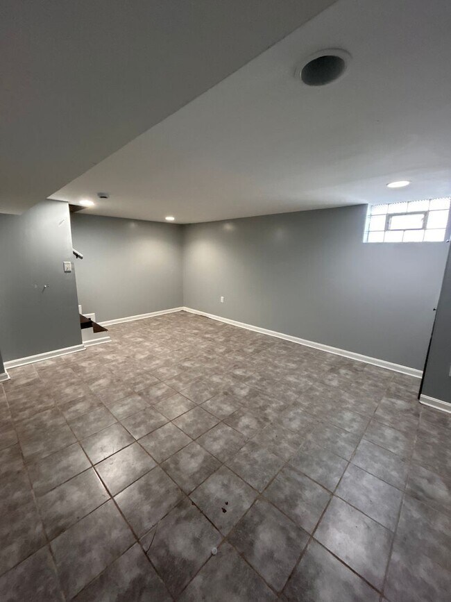 Building Photo - 1409 Nicolay Way