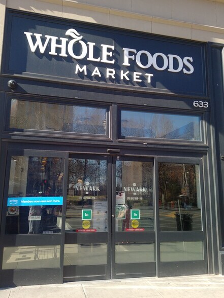 Whole Foods Market Entrance (Broad Street) - 111 Mulberry St