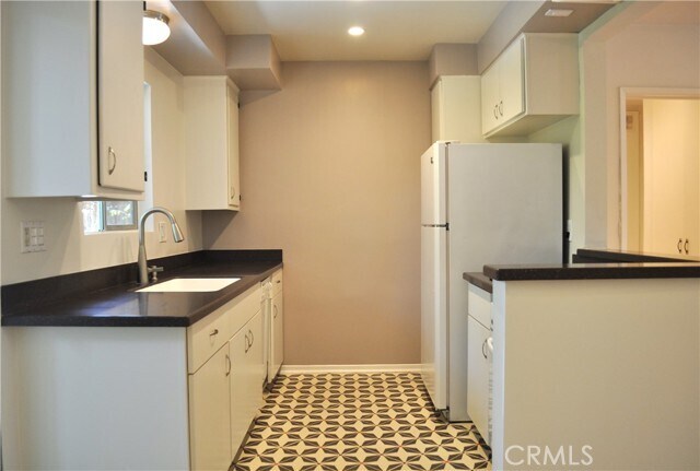 Building Photo - 504 S Euclid Ave