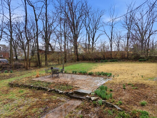 Building Photo - 303 Westwood Ave