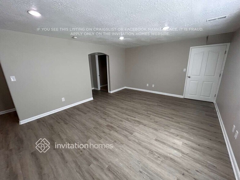 Building Photo - 4581 W Mina Deoro Dr