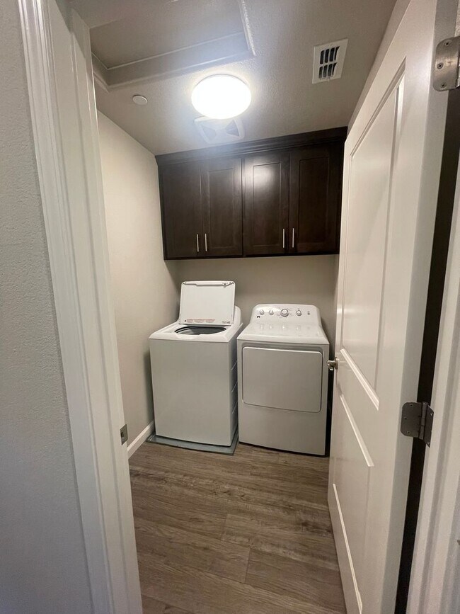 Building Photo - Private Condo in Awesome Rocklin Location!