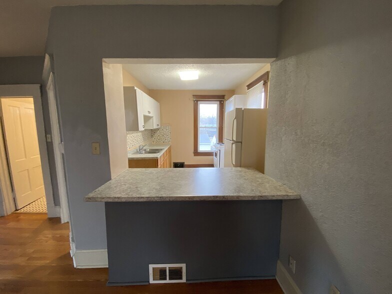 Building Photo - 416 8th St