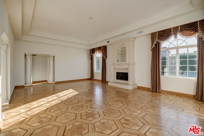 Building Photo - 4356 Kingswell Ave