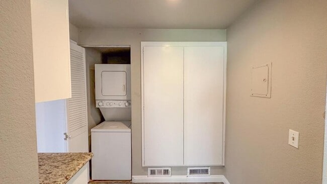 Building Photo - 55 Grenada St