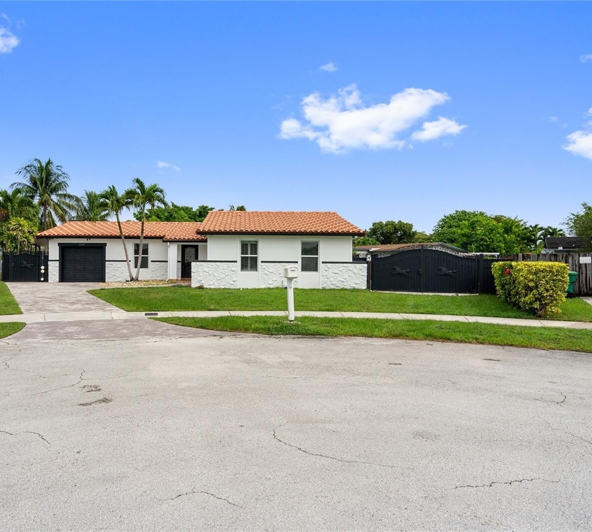 Building Photo - 13611 SW 77th St