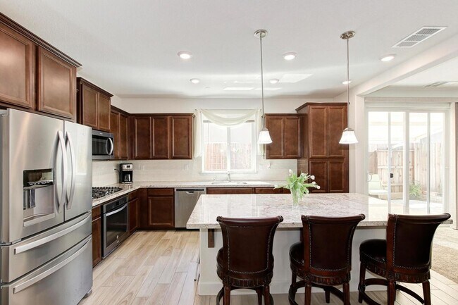 Building Photo - MOVE IN READY!  4 Bedroom Home in Whitney Ranch Rocklin