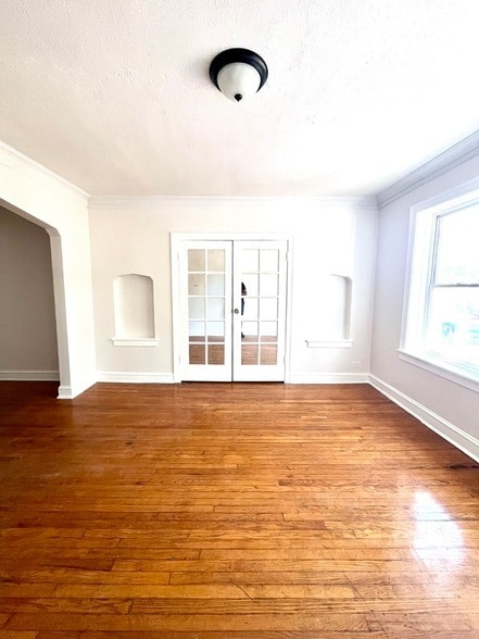 Building Photo - 1154 N Lawndale Ave