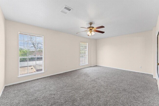Building Photo - 1076 Willow Oaks Cir