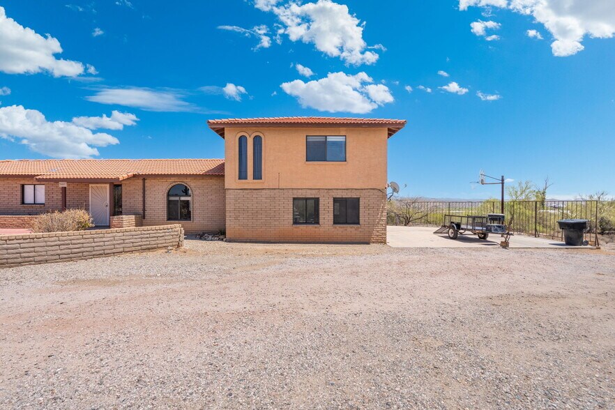 Building Photo - 56641 N Cope Rd