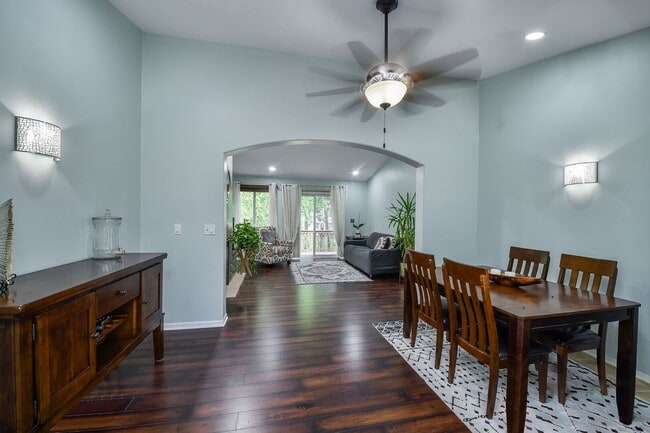 Building Photo - 3169 Saganashkee Ln