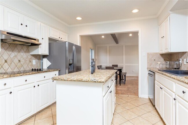 Primary Photo - 14402 Chevy Chase Dr