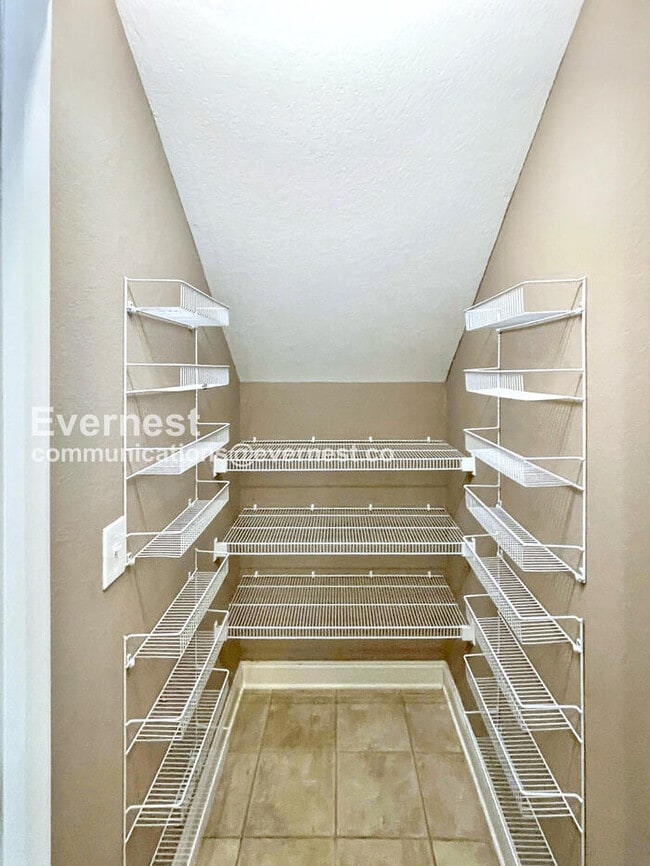 Building Photo - 1508 Green Grove Way