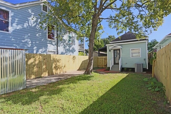 Building Photo - 2119 Freeman St