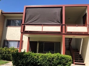 Building Photo - 350 E Desert Inn Rd