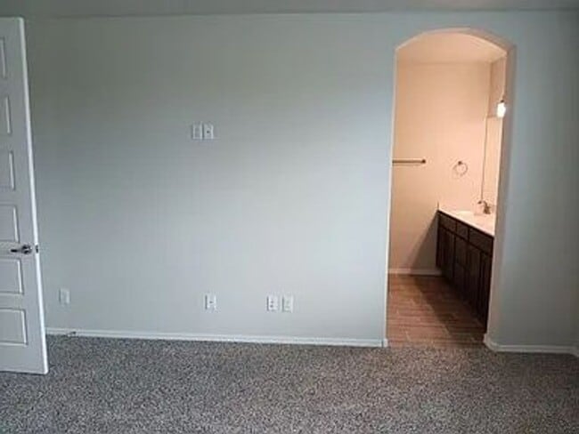 Building Photo - Welcome to this beautiful 3 bedroom, 2 bat...
