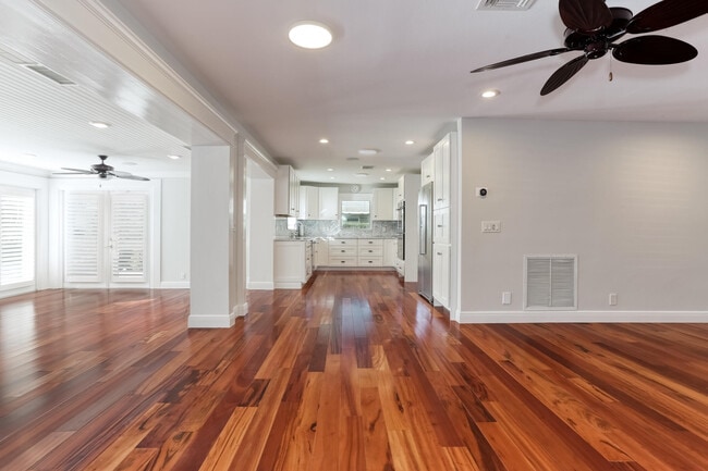 Building Photo - 12293 Coconut Row