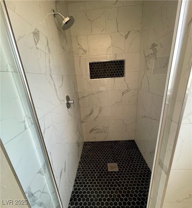 Building Photo - 5005 Celebrity Cir