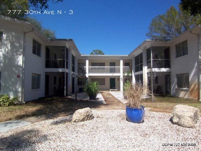 Building Photo - 777 30th Ave N