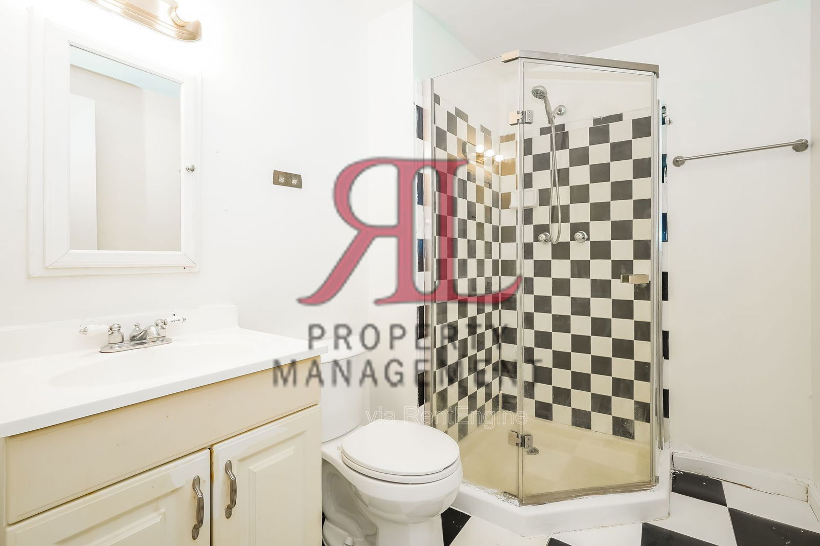 Building Photo - 26 E Woodfield Dr