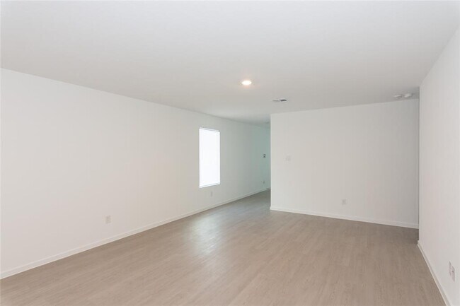 Building Photo - 153 Star Packer Ln
