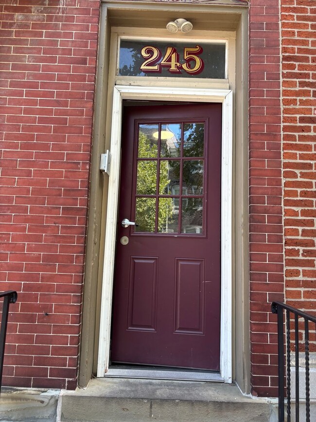 Building Photo - 245 N Ninth St