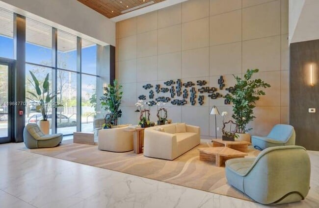 Building Photo - 580 72nd St