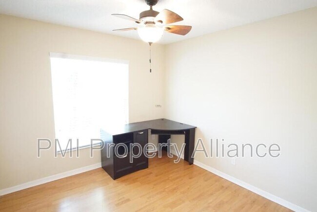 Building Photo - 12111 Goldenstar Ln