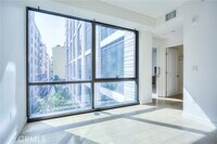 Building Photo - 400 S Broadway