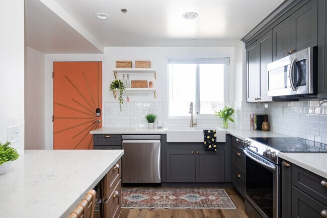 Building Photo - Amazing 4BR/2BA - Condo in the heart of North Park!