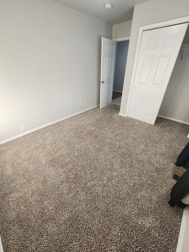 Building Photo - SINGLE FAMILY HOME IN HORSEHAVEN PLACE