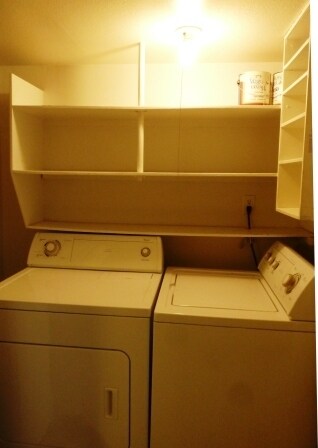 Building Photo - COZY END UNIT TOWN-HOME IN LONGMONT AVAILA...