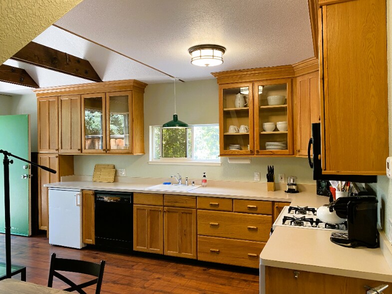 Building Photo - 1042 Easum Dr