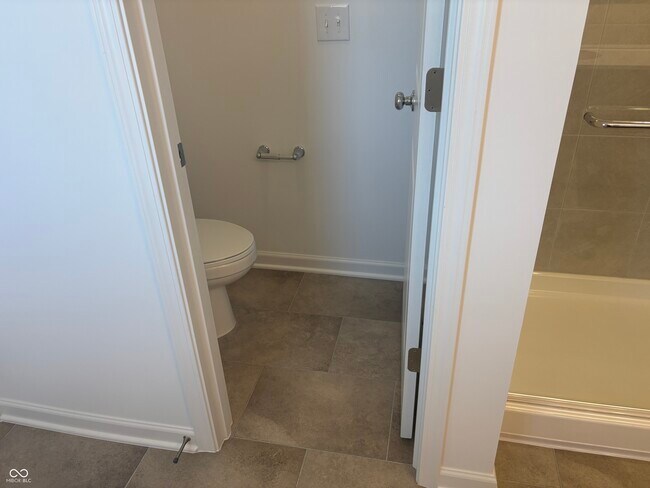 Building Photo - 354 N Grand Oak Dr