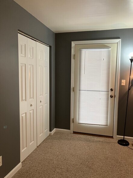 Building Photo - 2 E Wheeling St