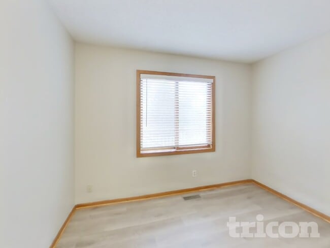 Building Photo - 4350 Thornhill Ln