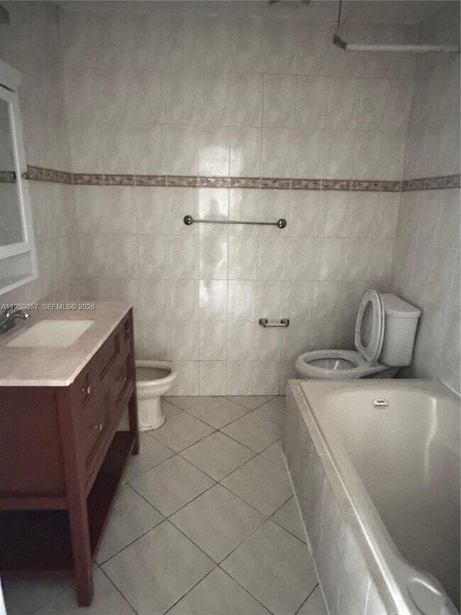 Building Photo - 3623 SW 5th Terrace