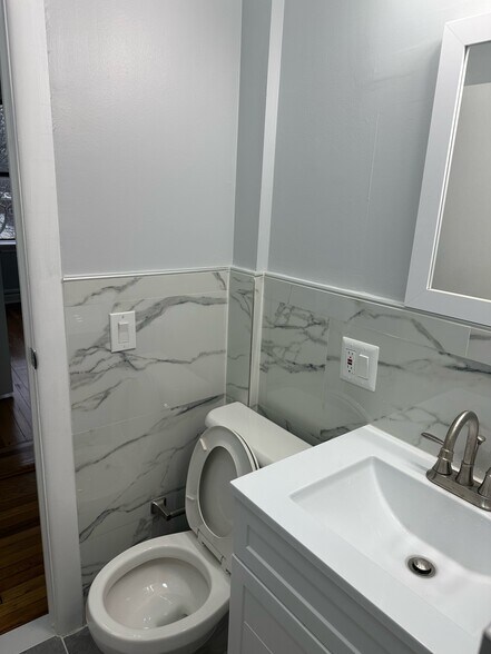 Building Photo - 429 Fairmount Ave