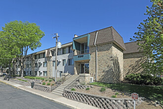 Building Photo - Stanley Court Apartments