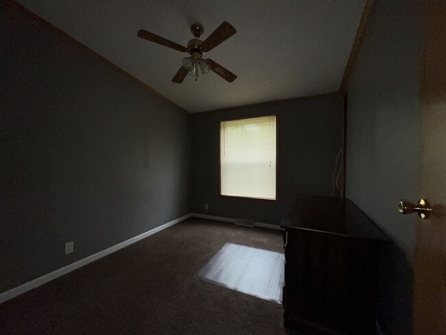Building Photo - 3 Bedroom Home located near Ruby's Landing...