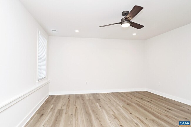 Building Photo - 956 Belvedere Way