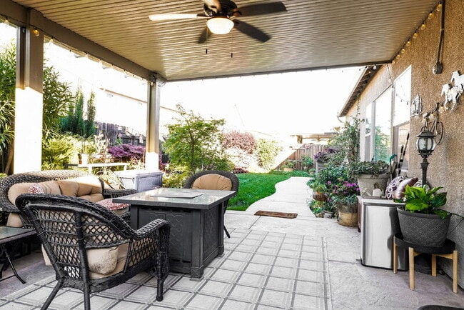 Building Photo - 6064 Cohasset Dr