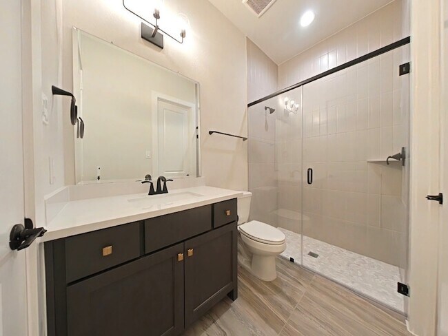 Building Photo - 1020 Prescott Dr