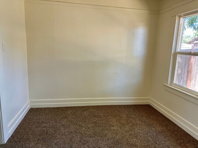Building Photo - Charming 3 Bed / 2 Bath Home in the Tower District