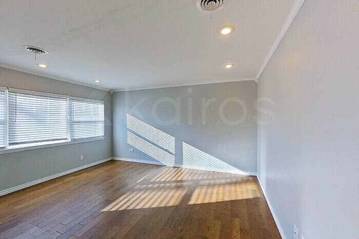 Building Photo - 4418 Mesa Cir