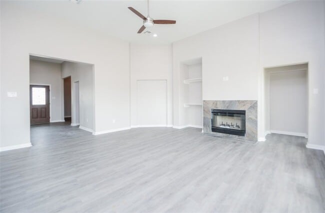 Building Photo - 12328 N Chestnut Hls Dr