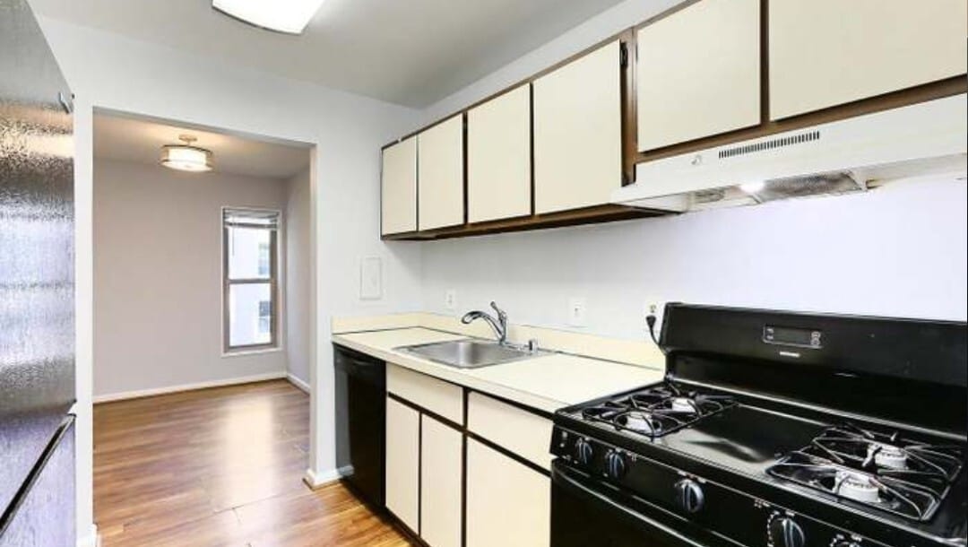 Building Photo - 5205 Duke St